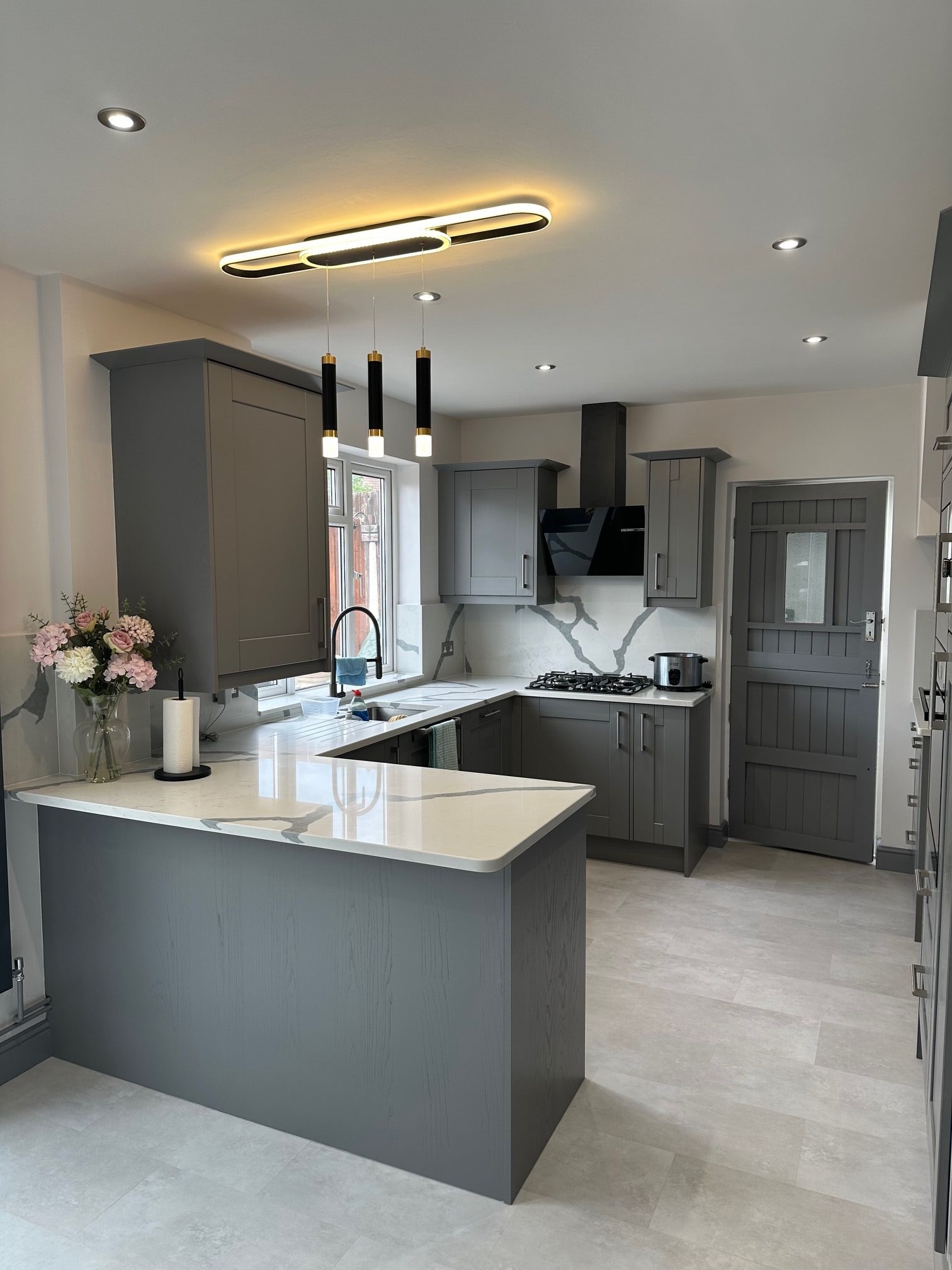 Contemporary Kitchen – Bath